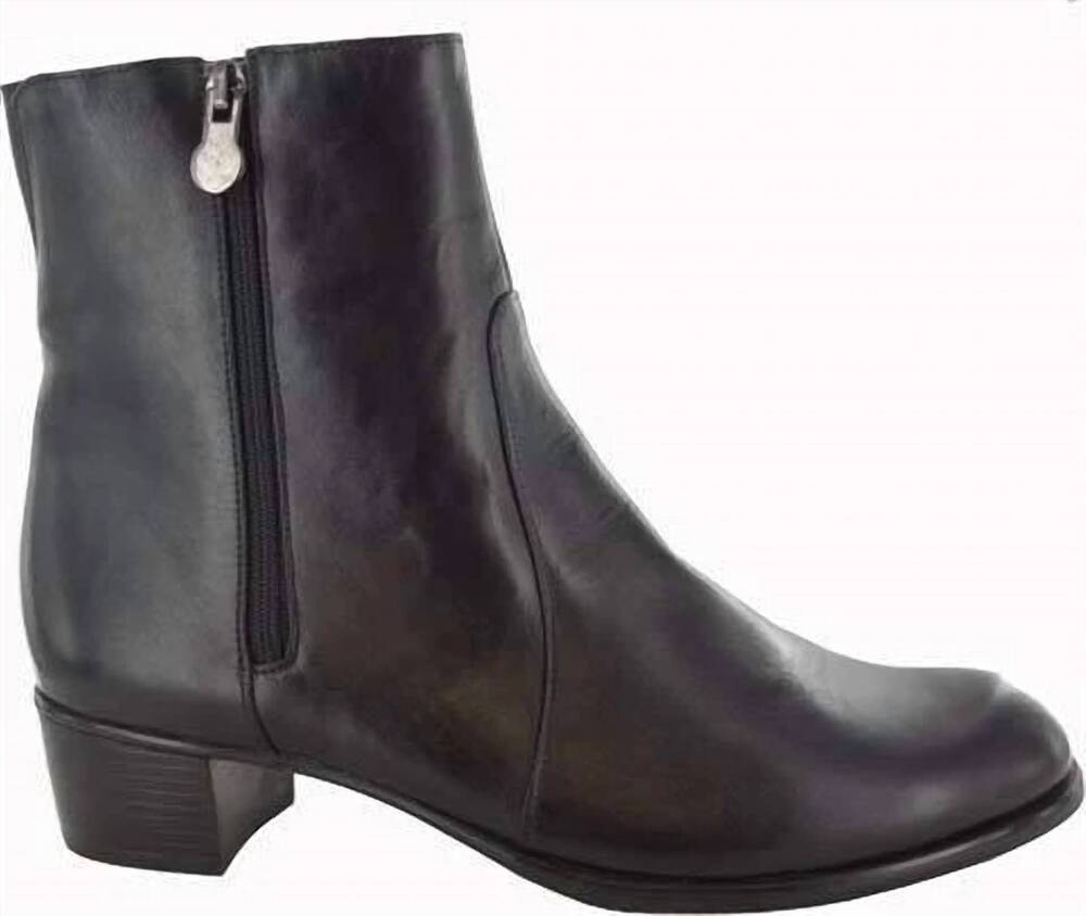 NEW MUNRO women's linda booties in black leather